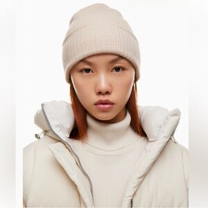 Aritzia Main Character Snowflake Beanie